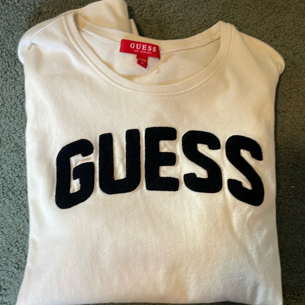 Men’s Guess crew neck